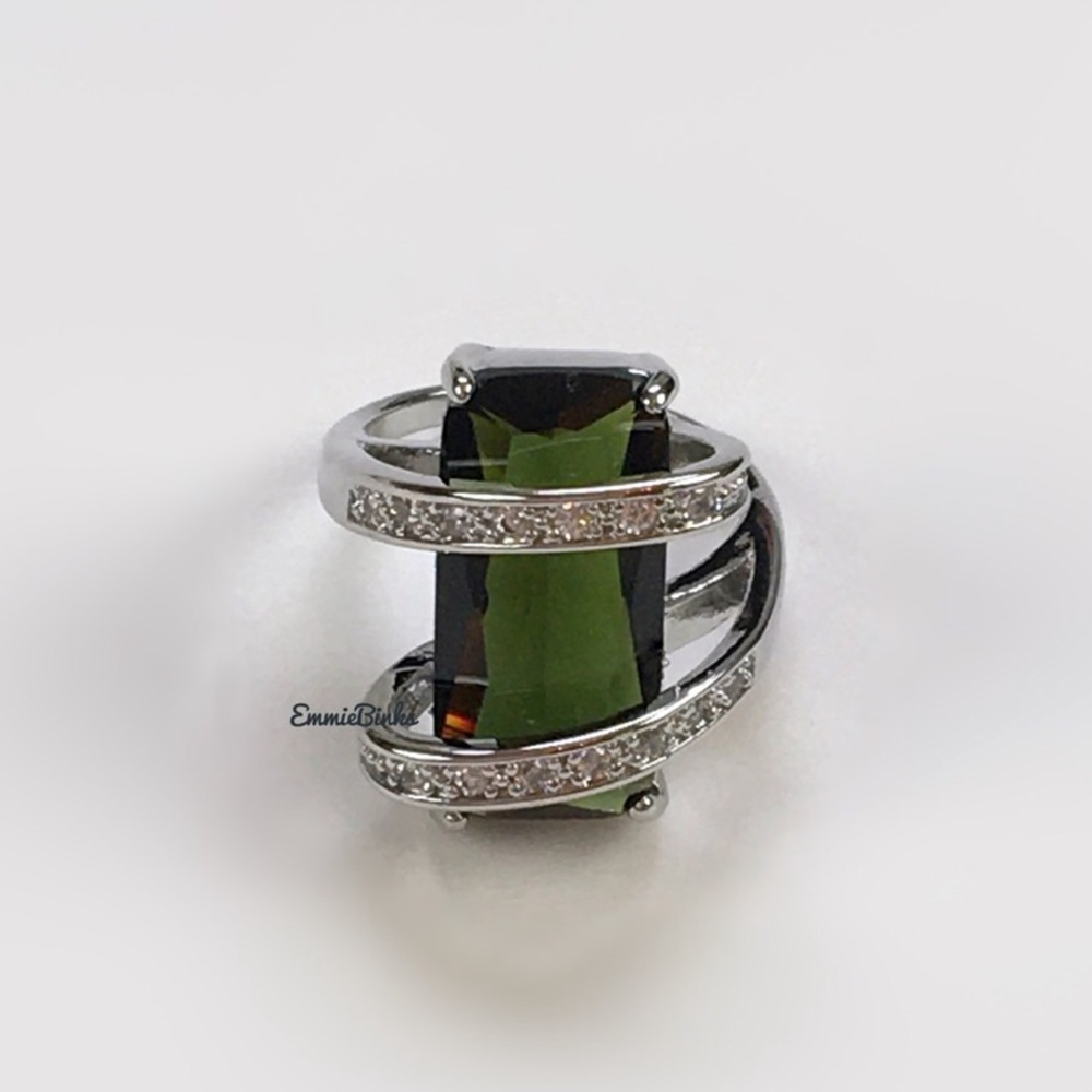 New 925 Radiant Emerald Cubic Zirconia Tension Swirl Statement Ring - Picture 5 of 16